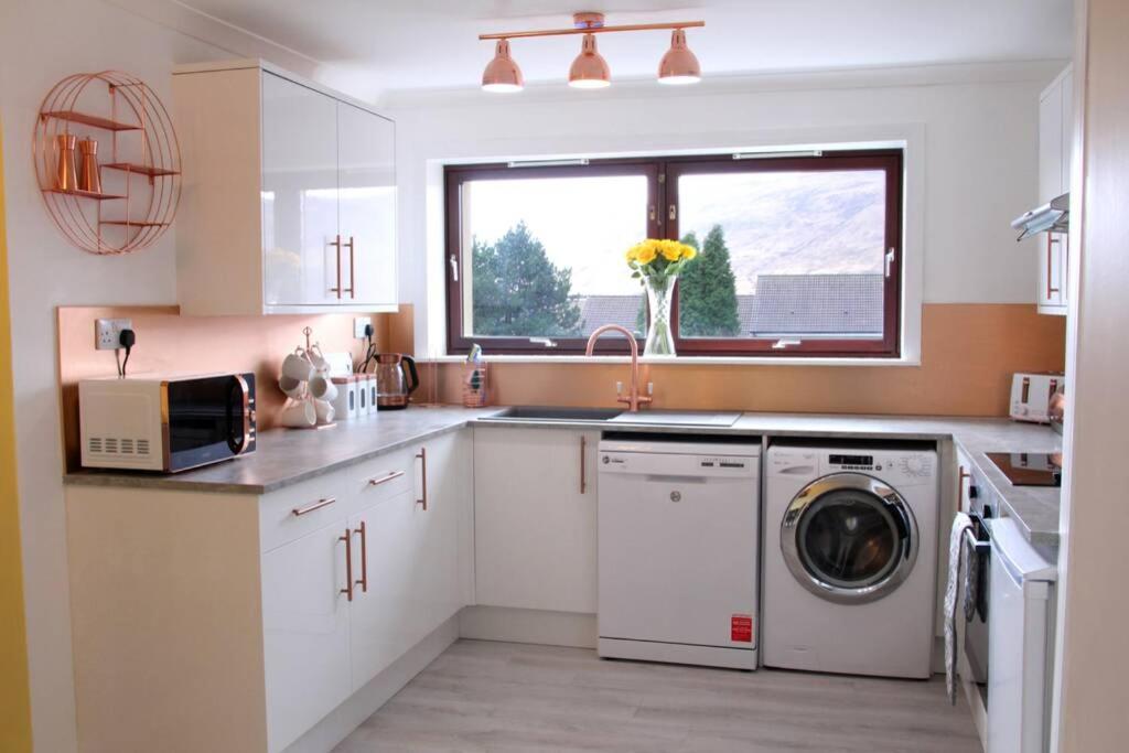 Premium Ground Floor Apartment, Near Fort William Town Centre Exteriér fotografie