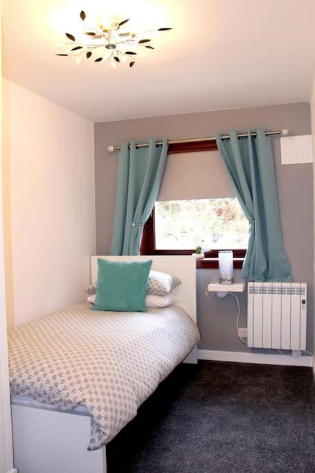 Premium Ground Floor Apartment, Near Fort William Town Centre Exteriér fotografie